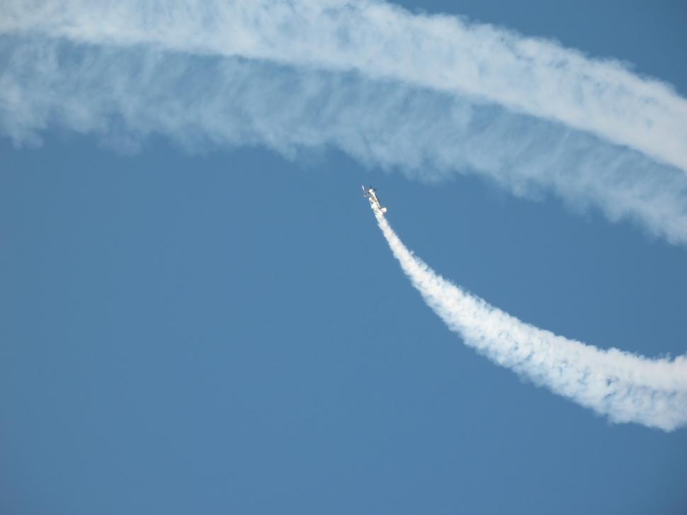 Free Image of Aerobatic team making loopings in the air 