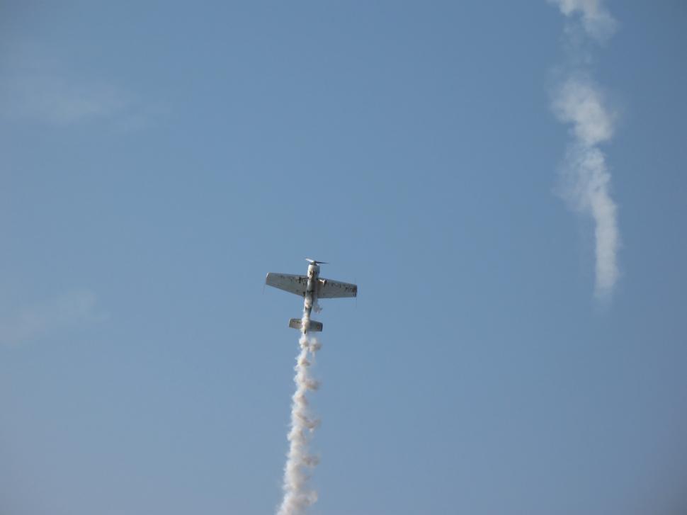 Free Image of Aerobatic team making loopings in the air 
