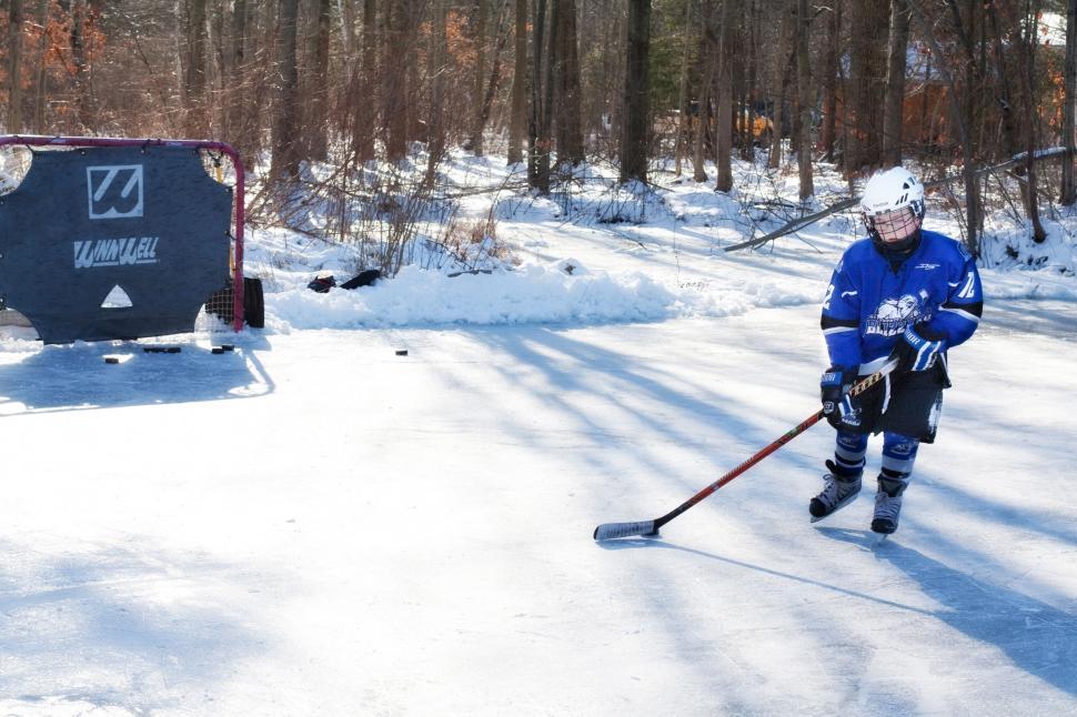 Free Image of Ice hockey player 