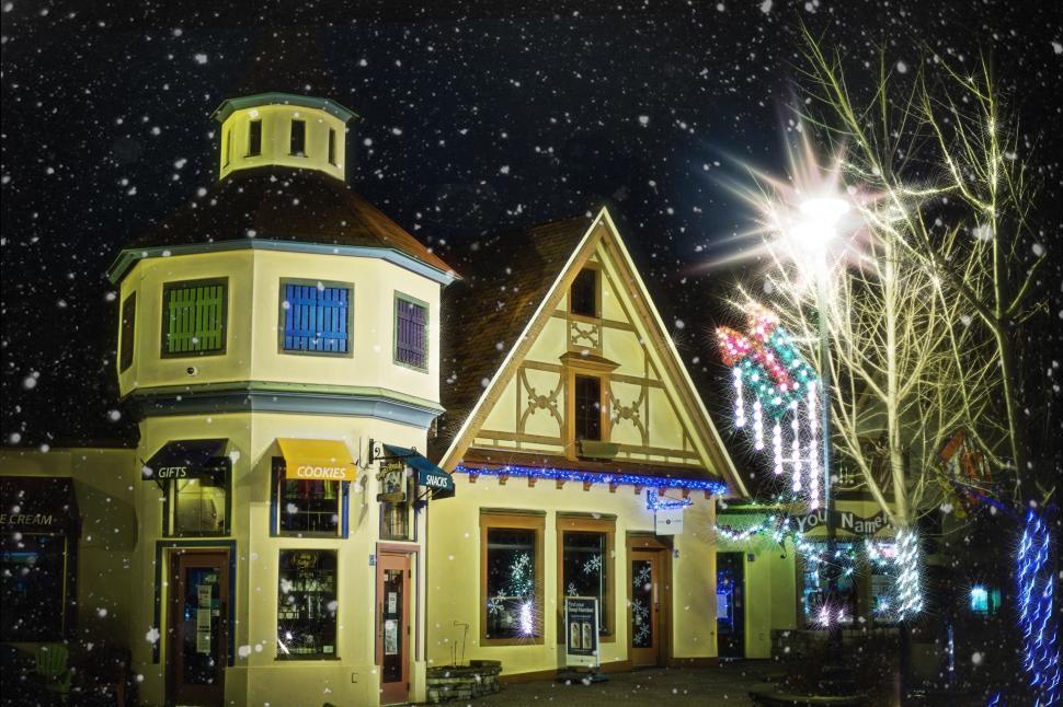 Free Image of Christmas village in Snowfall  