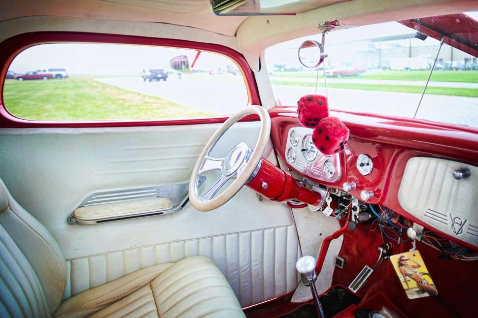 Free Image of Vintage Car Dashboard 