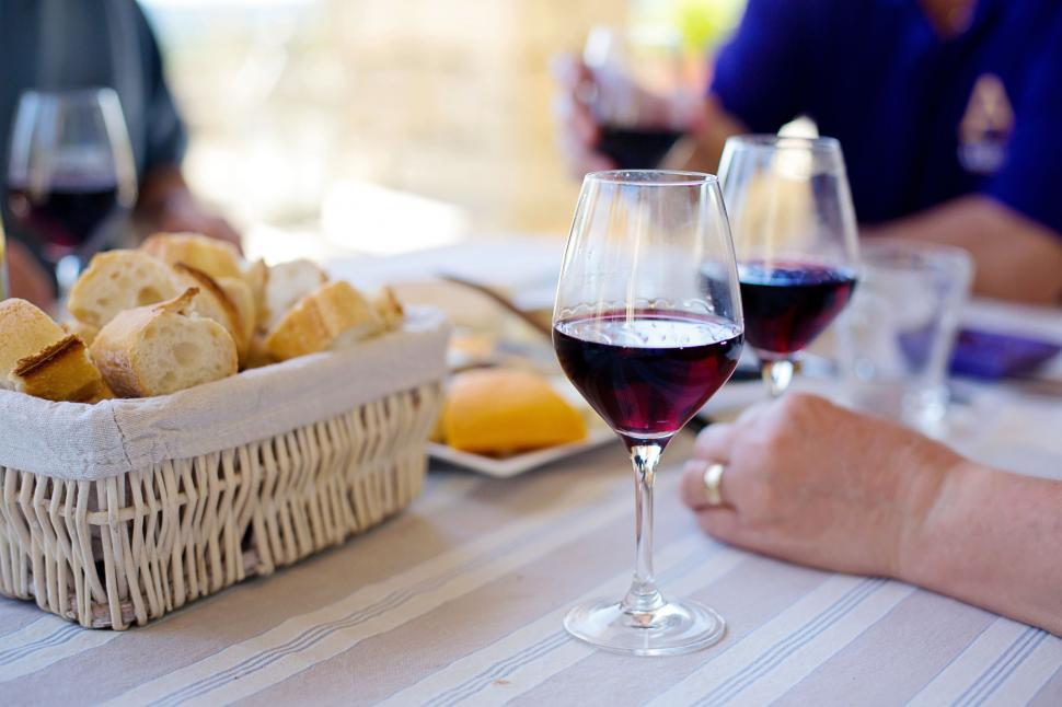Free Image of Wine Glasses  