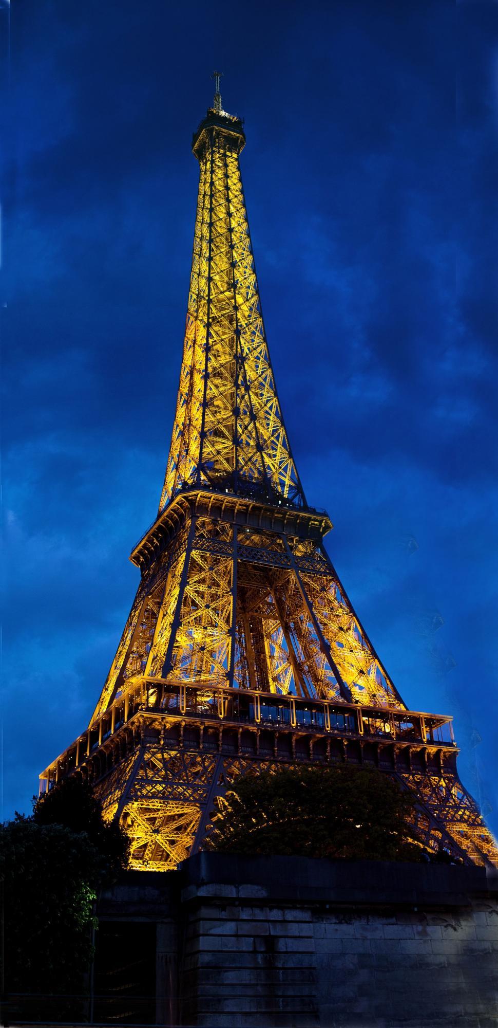 Free Image of Eiffel Tower - Paris, France 