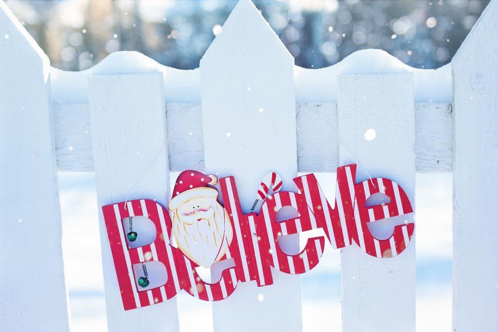 Free Image of Christmas Ornament - Believe Text Cut-Out 