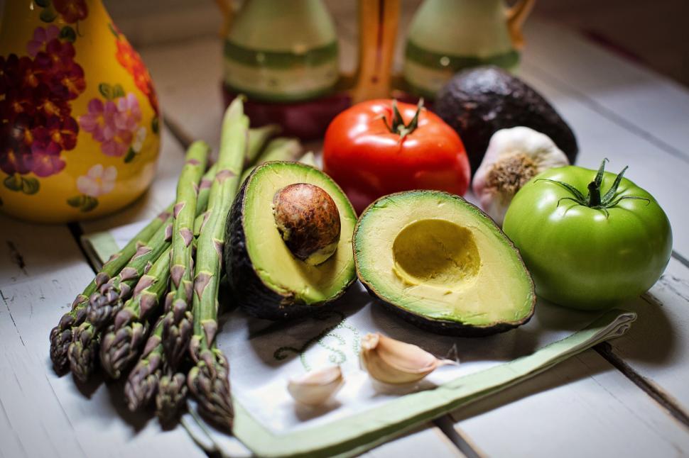 Free Image of Assorted Vegetables on kitchen table 