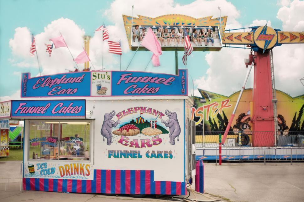Free Image of Funnel cake stand 