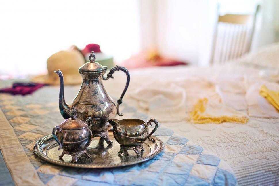 Free Image of Silver Tea Set 