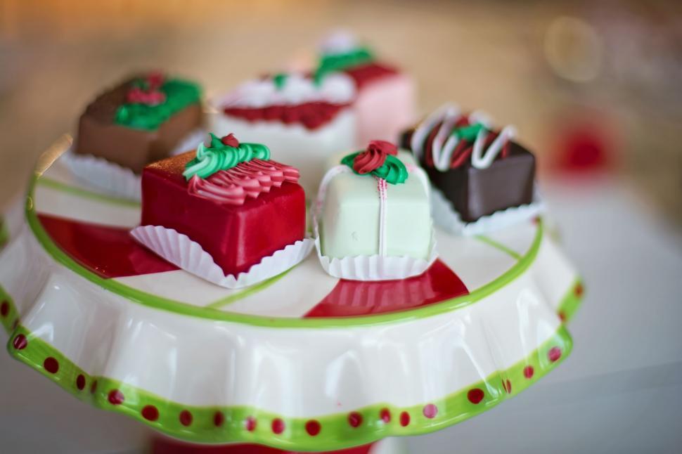 Free Image of Petit Fours 