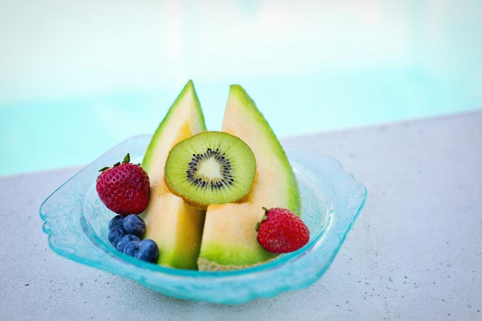 Free Image of Fruit Bowl at poolside 