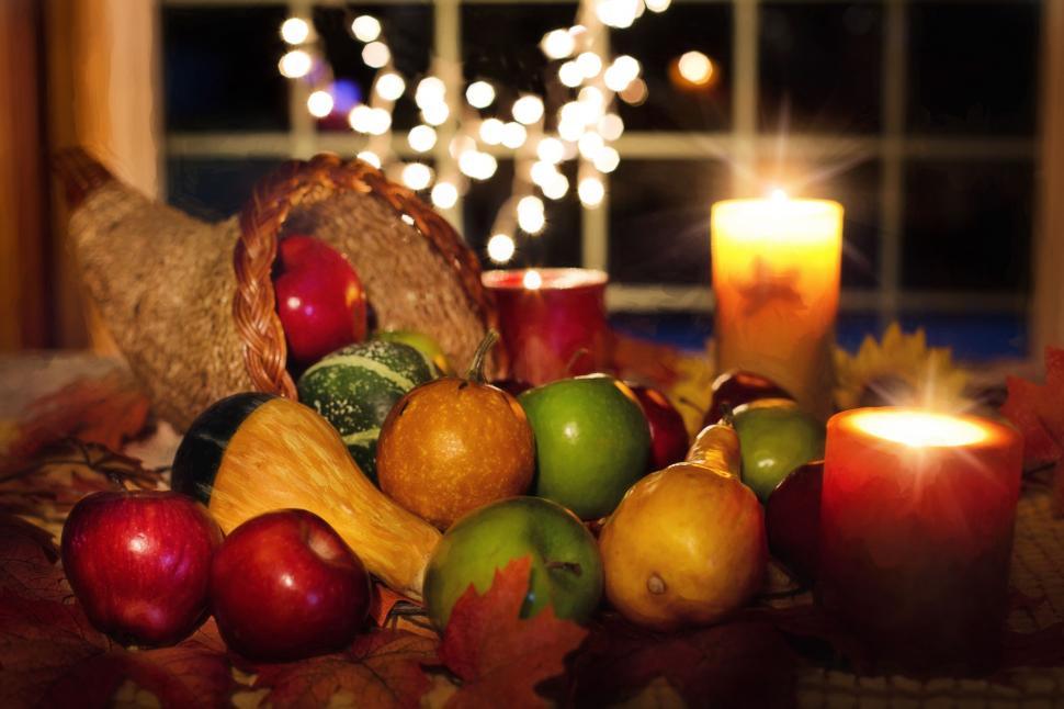 Free Image of Cornucopia with fruits and bokeh lights 