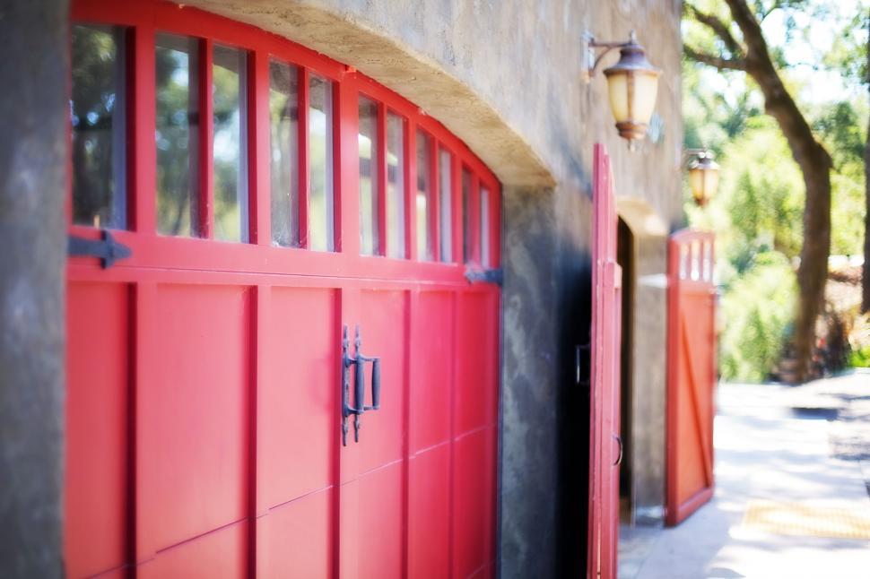 Free Image of Garage door 