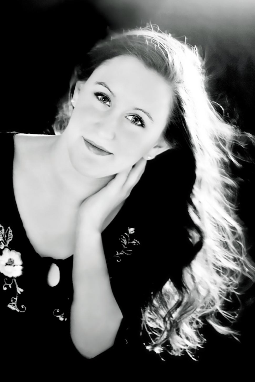 Free Image of Young Smiling Woman - B&W 