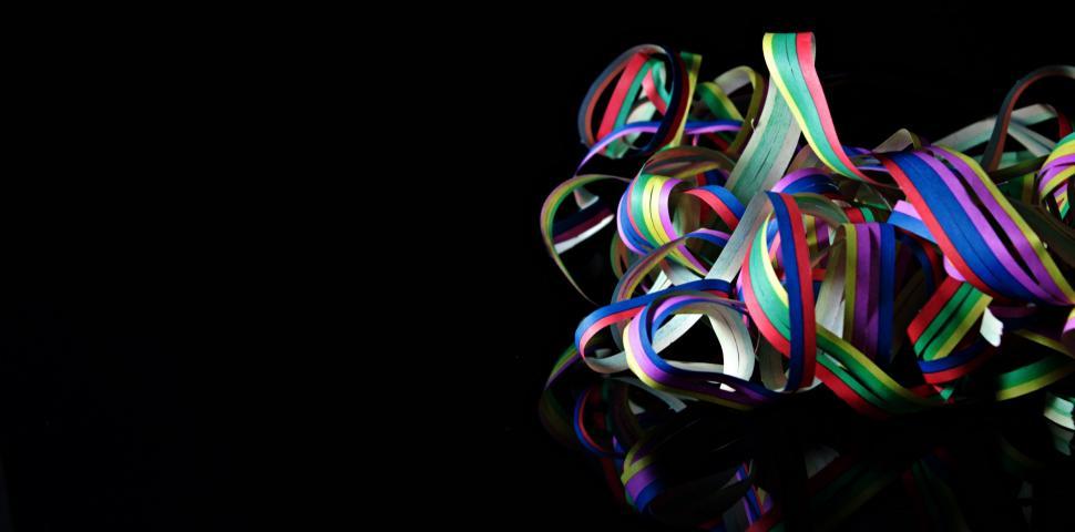 Free Image of Party streamers - Space for text 