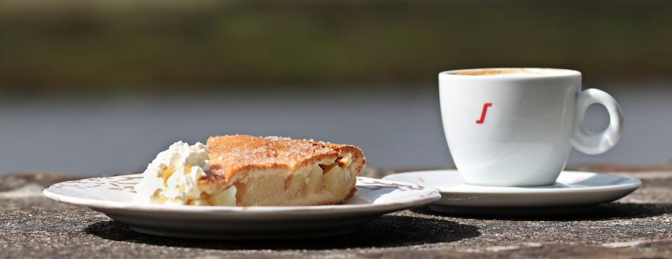 Free Image of Coffee and Cake 