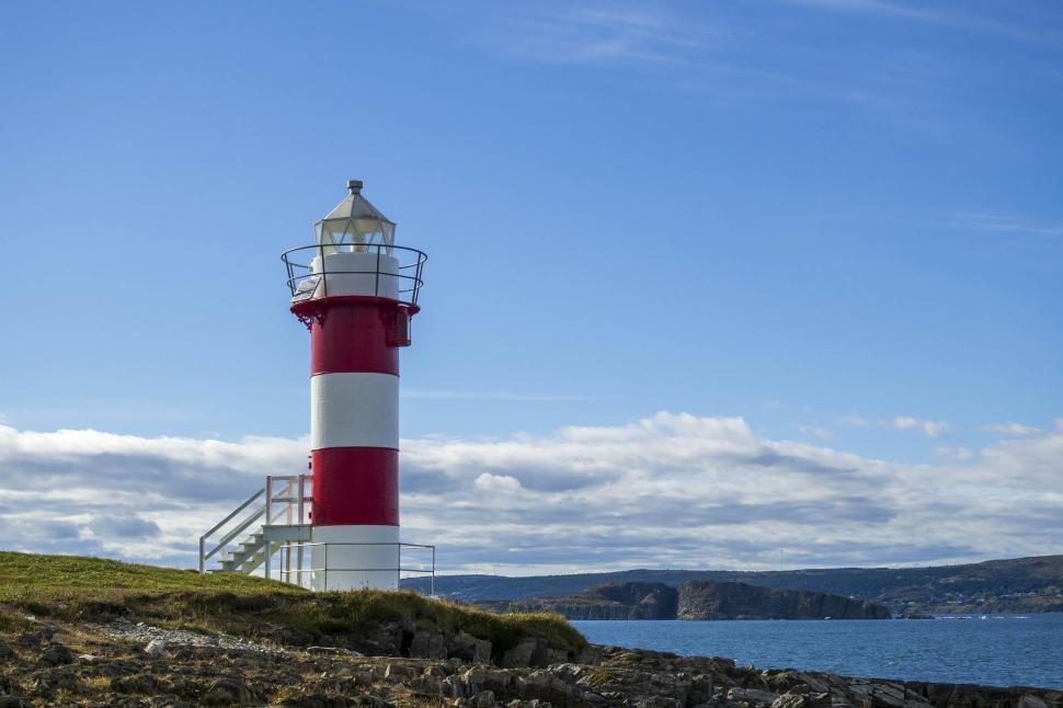 Free Image of Light tower along coastline 