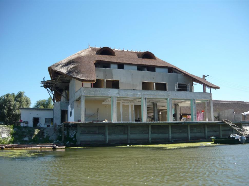 Free Image of Resort buildings 
