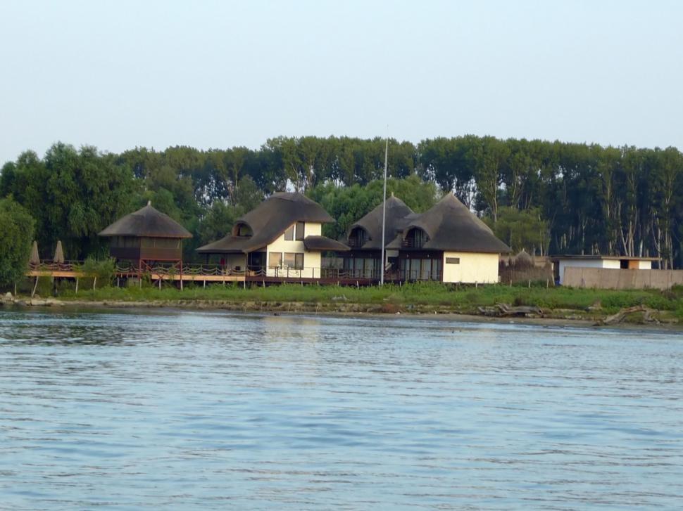 Free Image of Resort buildings 