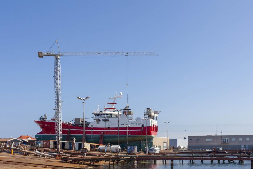 Free Image of  Ships being repair at the marina in Skagen 