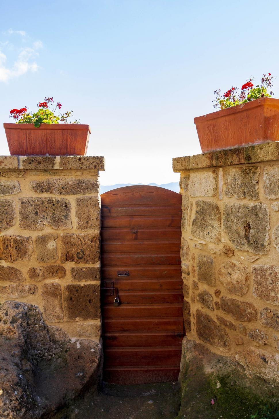 Free Image of Door and contrete walls 