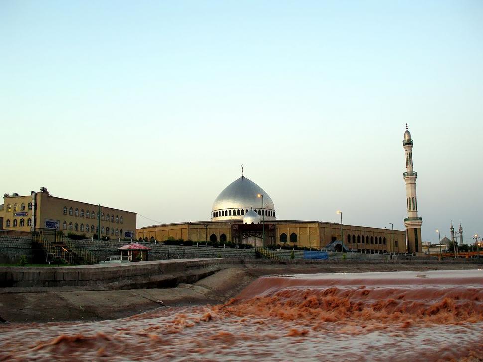 Free Image of life in qom 