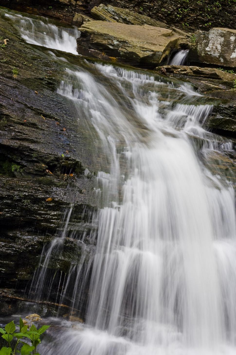 Free Image of Waterfall 