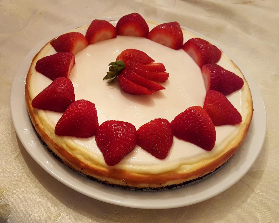 Free Image of Strawberry Cheesecake 