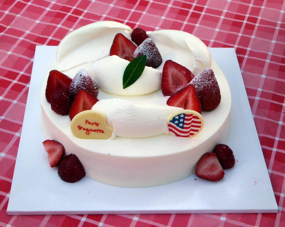 Free Image of Party Cake 