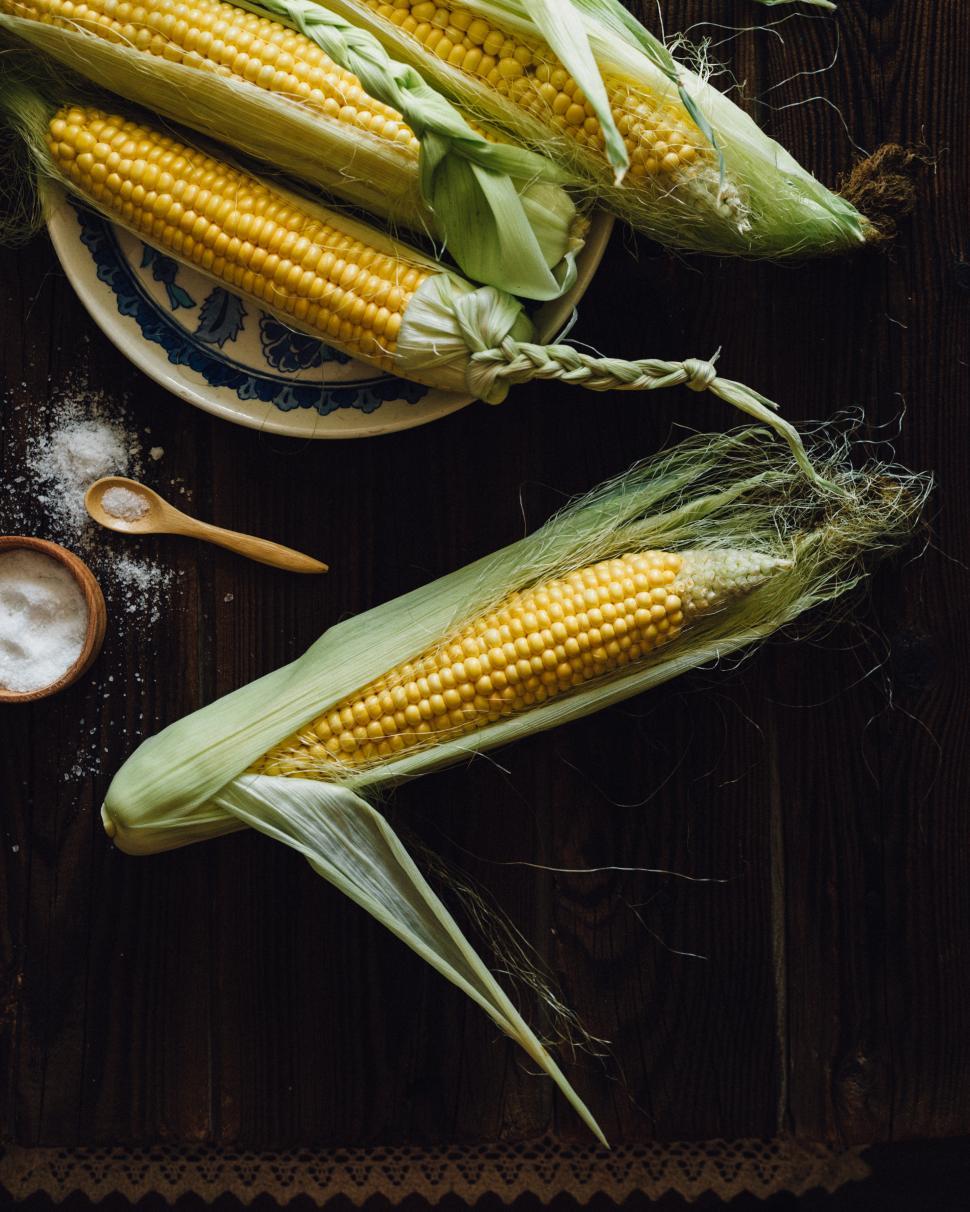Free Image of Overhead view of corn cobs 