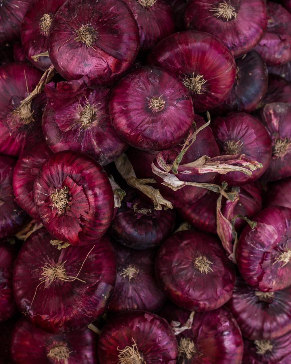 Free Image of Close up of a pile of red onions 
