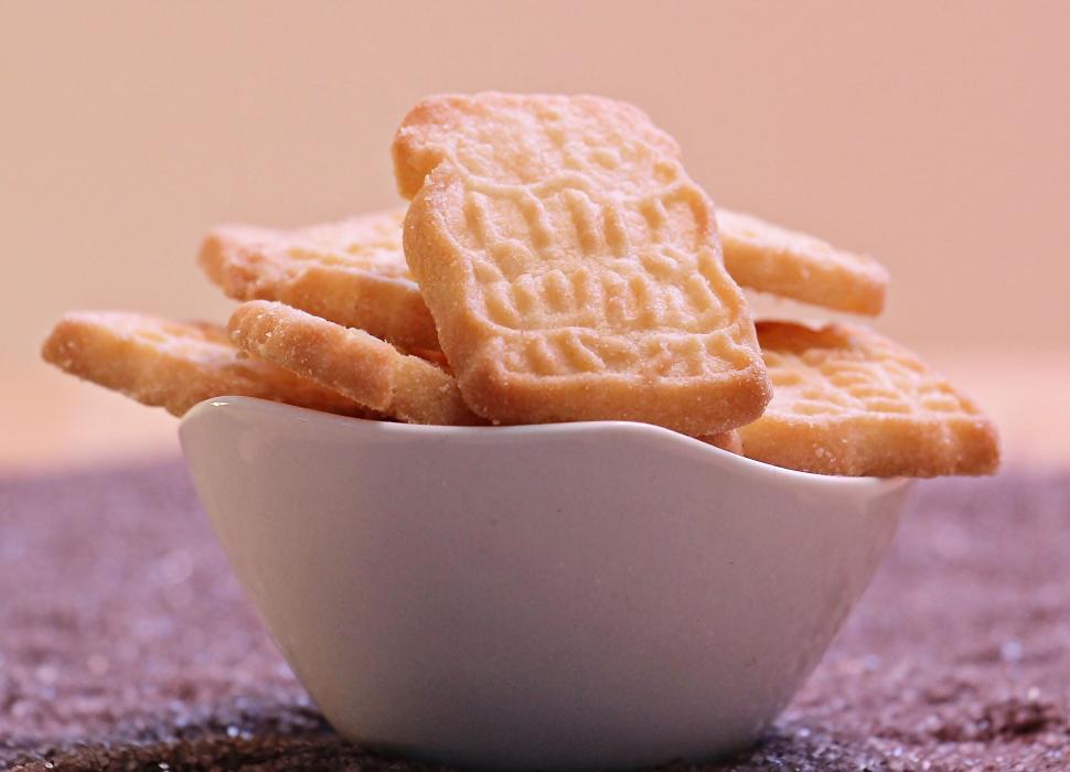 Free Image of Bowl of Shortbread Cookies 