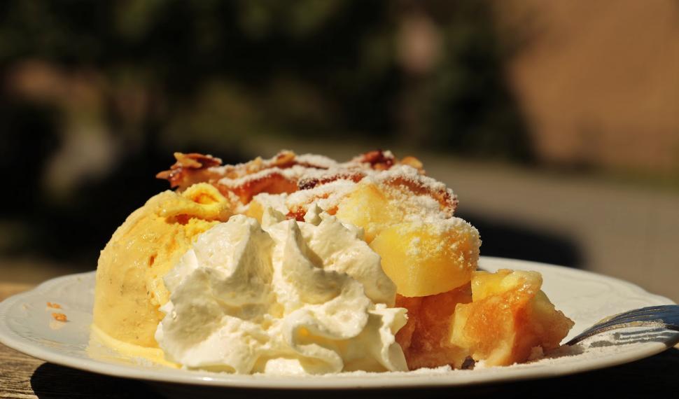 Free Image of Dessert of Ice Cream and Fruit 
