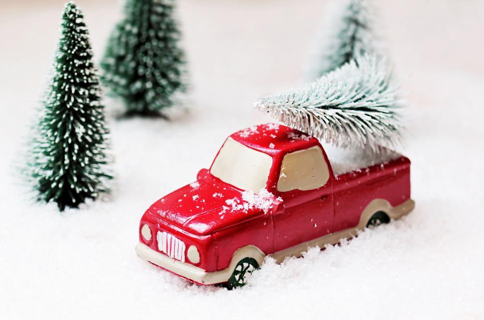 Free Image of Toy Winter Scene 