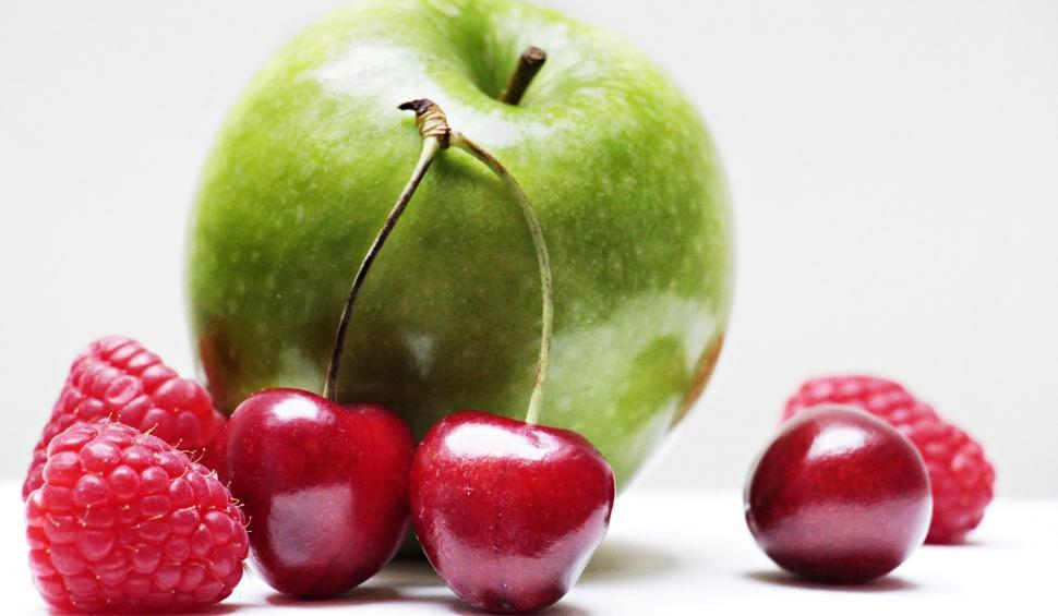 Free Image of Variety of fresh fruit 