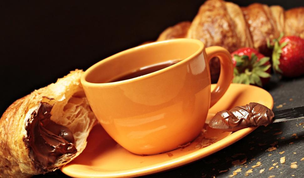 Free Image of Creamy chocolate spread and coffee 