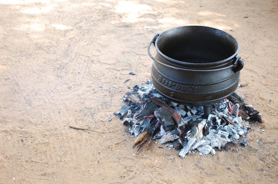 Free Image of Cooking pot  