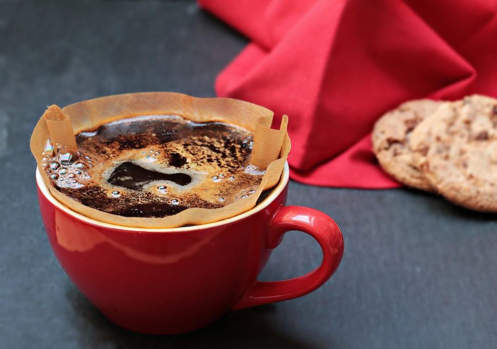 Free Image of Single cup coffee filter brewing 