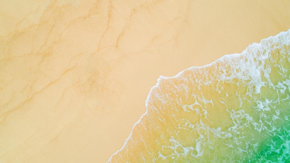 Free Image of Small Wave bathing Beach - With Copyspace 