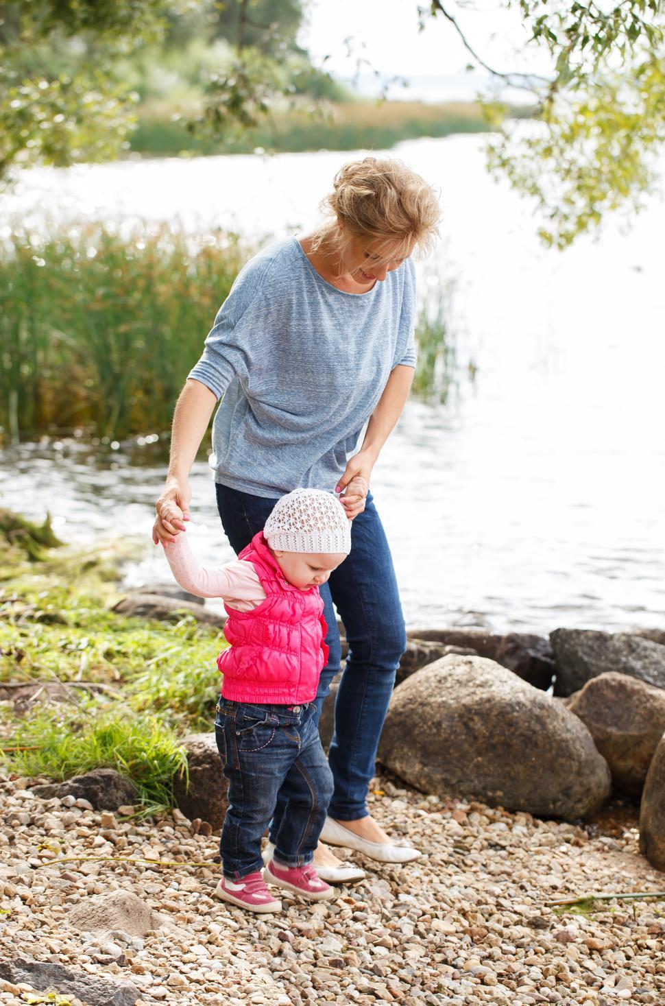 Free Image of Mother with daughter outdoors 