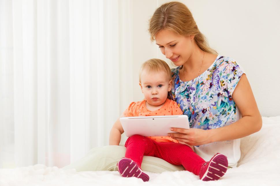 Free Image of Mother and her child 
