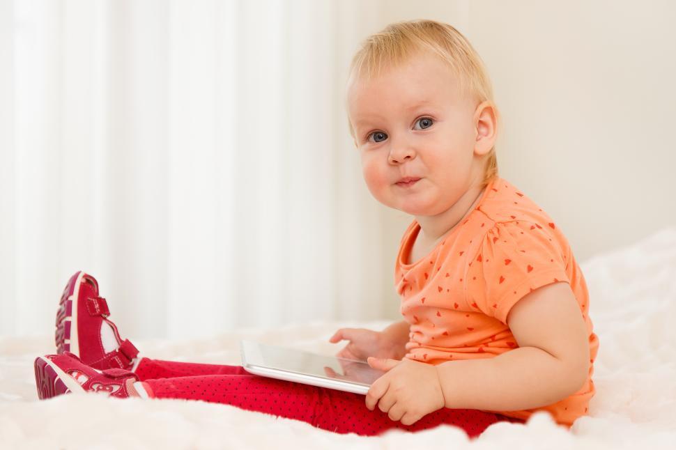 Free Image of Adorable child 