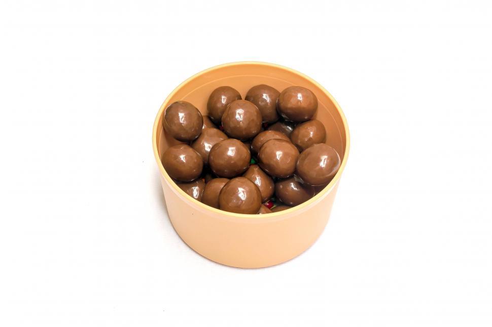 Free Image of Best american chocolate Milk choco chocolate sweets chocolate candy in a bowl  