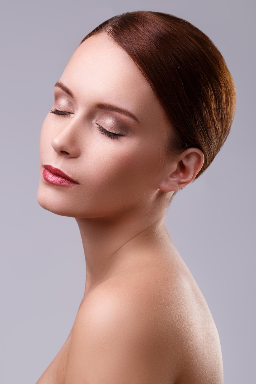 Free Image of Beautiful model with eyes closed 