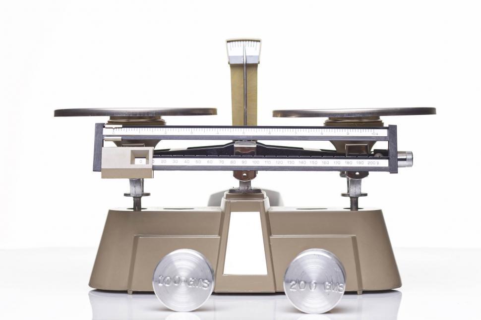 Free Image of Balance and weights 