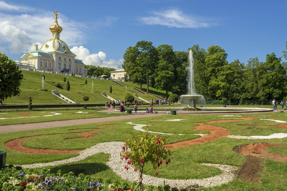 Free Image of Palace grounds 