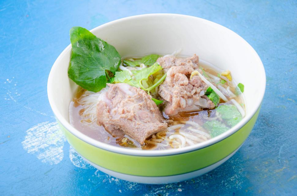 Free Image of Thai Noodle with Pork  