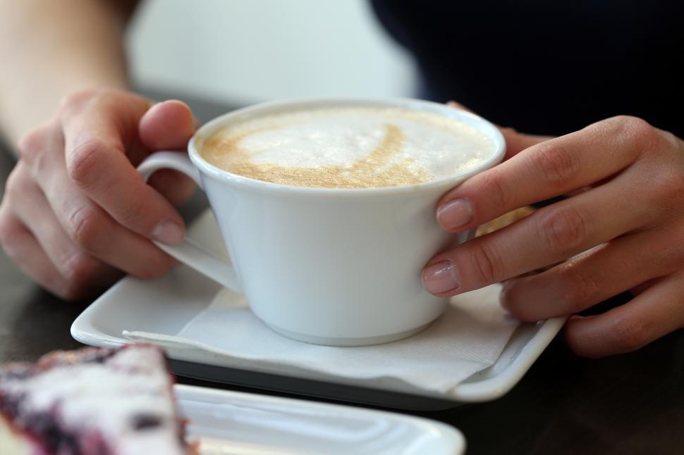 Free Image of Restaurant. Coffee cup on the table 