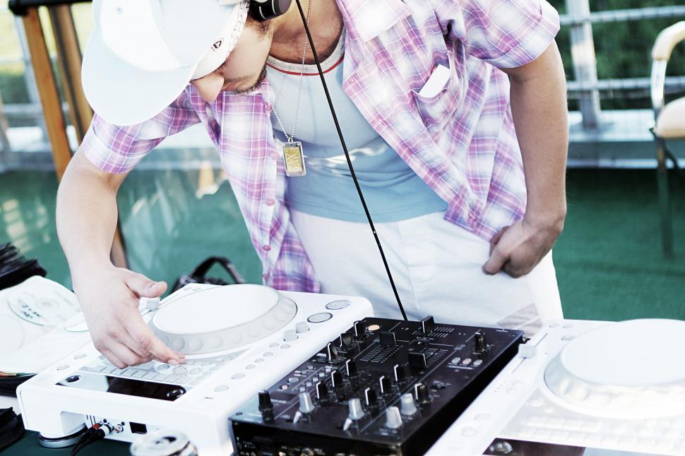 Free Image of Stylish DJ at work 