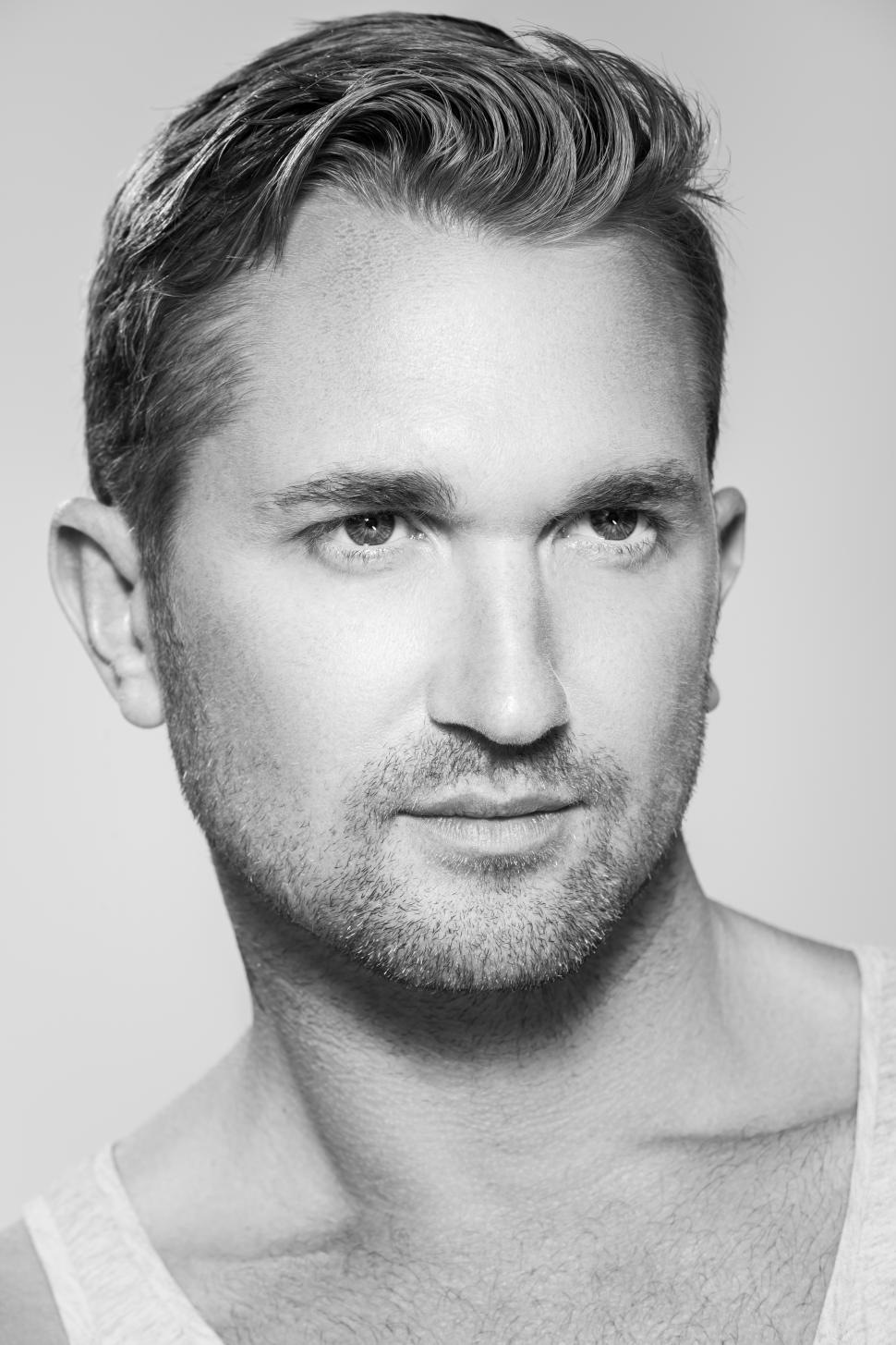 Free Image of Handsome guy with beautiful face - black and white 
