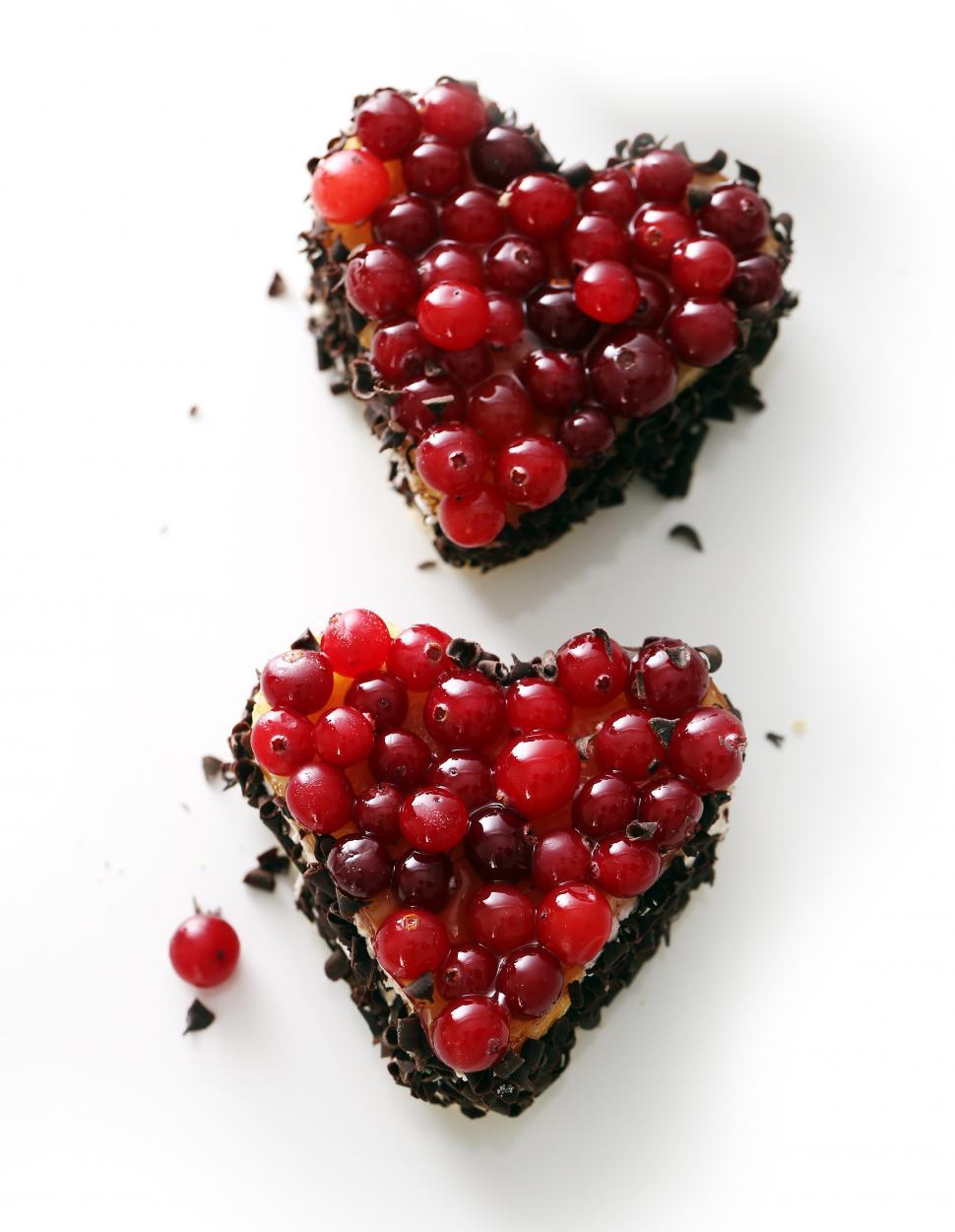 Free Image of Delicious heart desserts on the table 