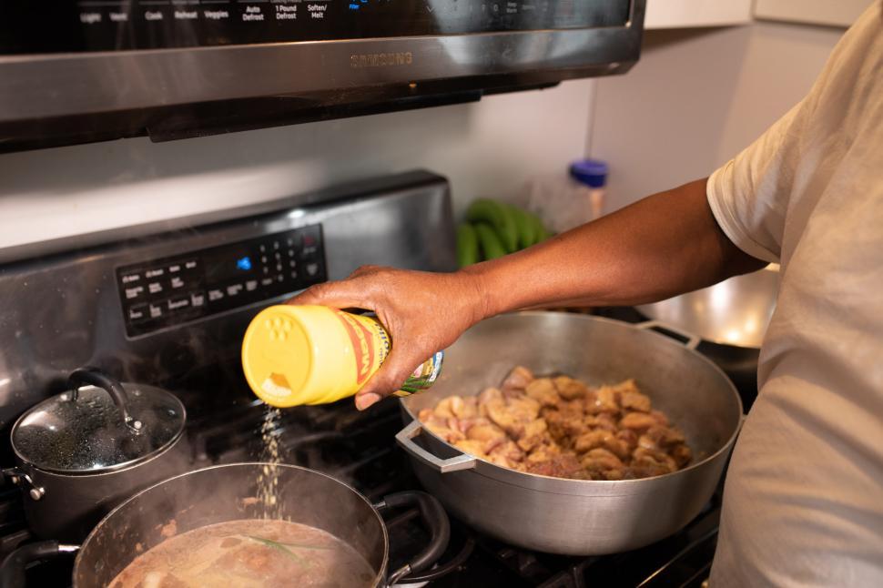 Free Image of Preparing food in Kitchen 